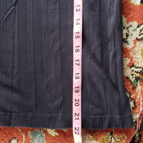 ANN TAYLOR Sleeveless Mock-Turtle Sweater Knit Top - Medium - GUC - Picture 9 of 10